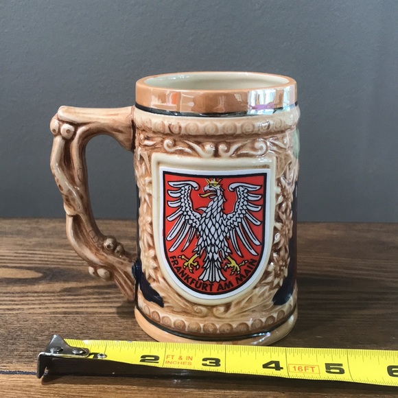 German stein beer mug FRANKFURT AM MAIN ( has a small chip near bottom) - Picture 9 of 9